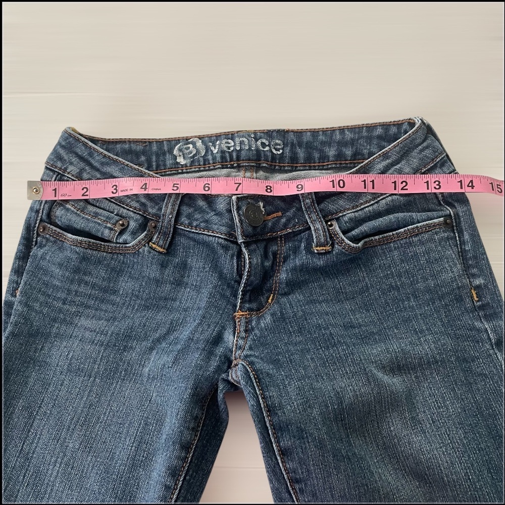 Bullhead Vintage Low Rise Women's Blue Jeans - Picture 9 of 14